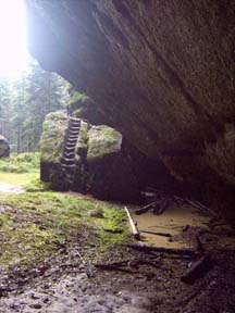 Die geheimnisvollen Treppen an der Grotte (1)