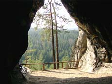 Höhle mit Terrasse