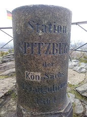 Vermessungssäule